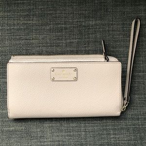 Kate Spade Wlru1779 Wellesley Layton Tech Wristlet - image 1